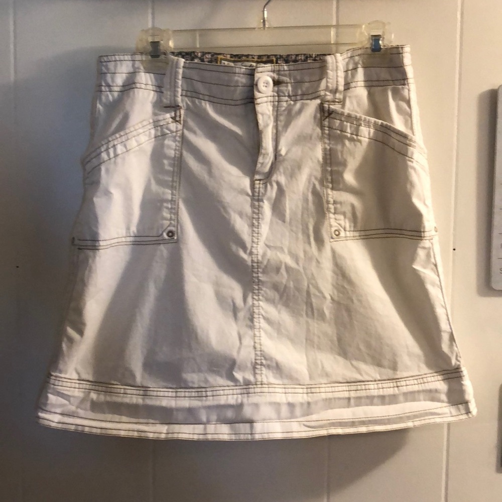 White Aventura brand cotton skirt